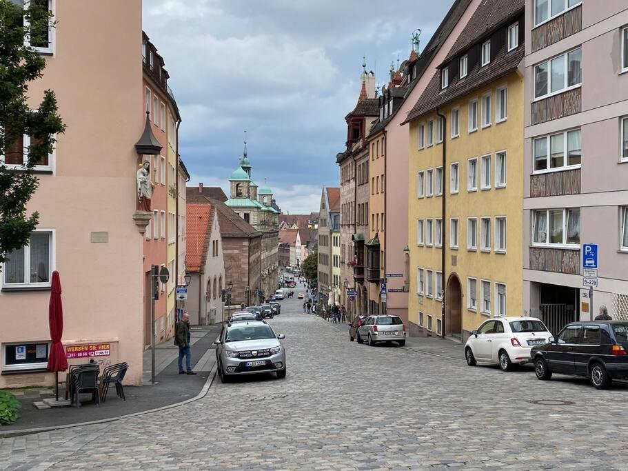Grosszuegiges Studio-Apartment - Top-Lage + Parken Nürnberg Exteriör bild